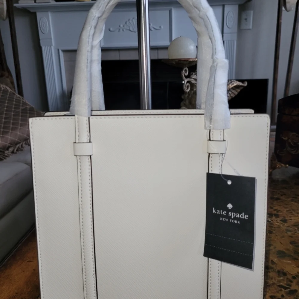 Kate Spade Cream Handbag/Crossbody NWT - Picture 2 of 10